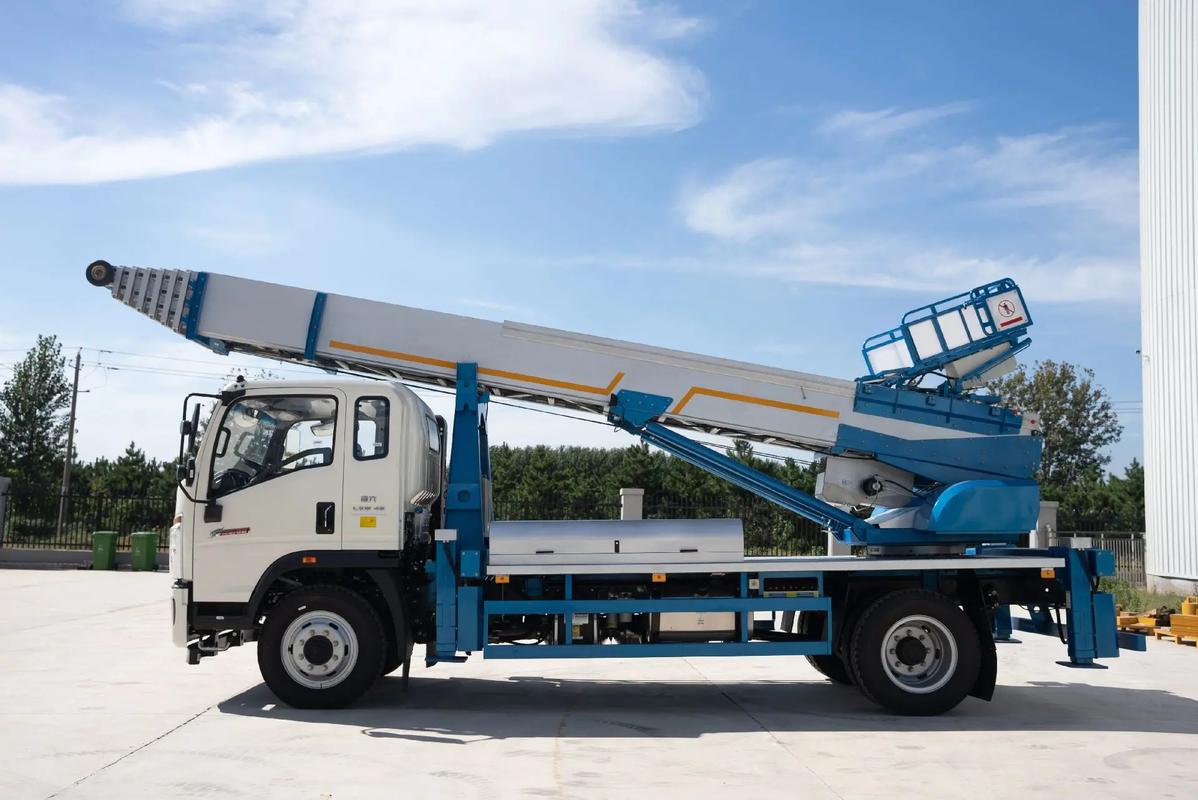 宜兴云梯上料车租赁费用