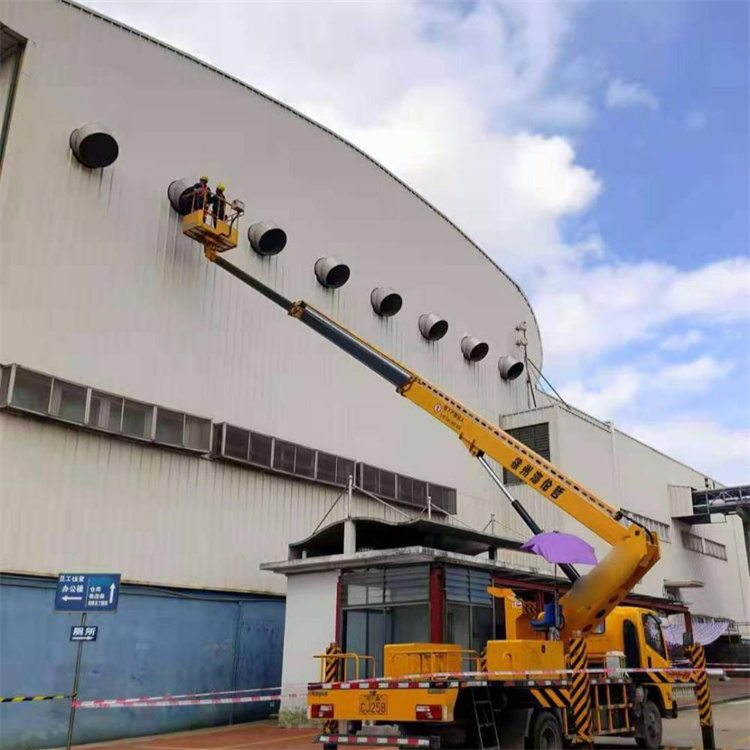 宜兴高空作业车出租服务：专业广告牌安装解决方案