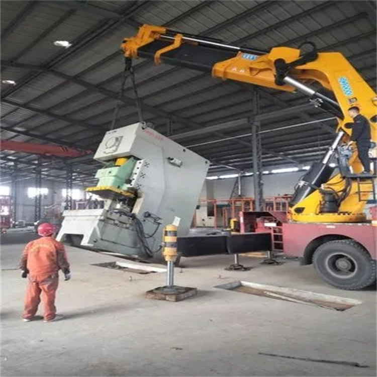 宜兴80吨折臂吊车出租附近电话