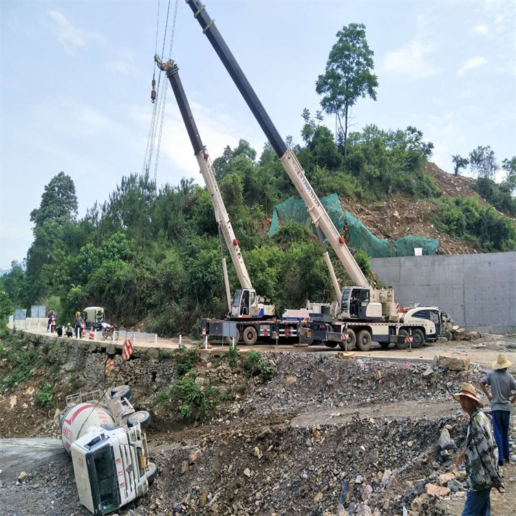 宜兴汽车掉沟里叫吊车救援要多少钱