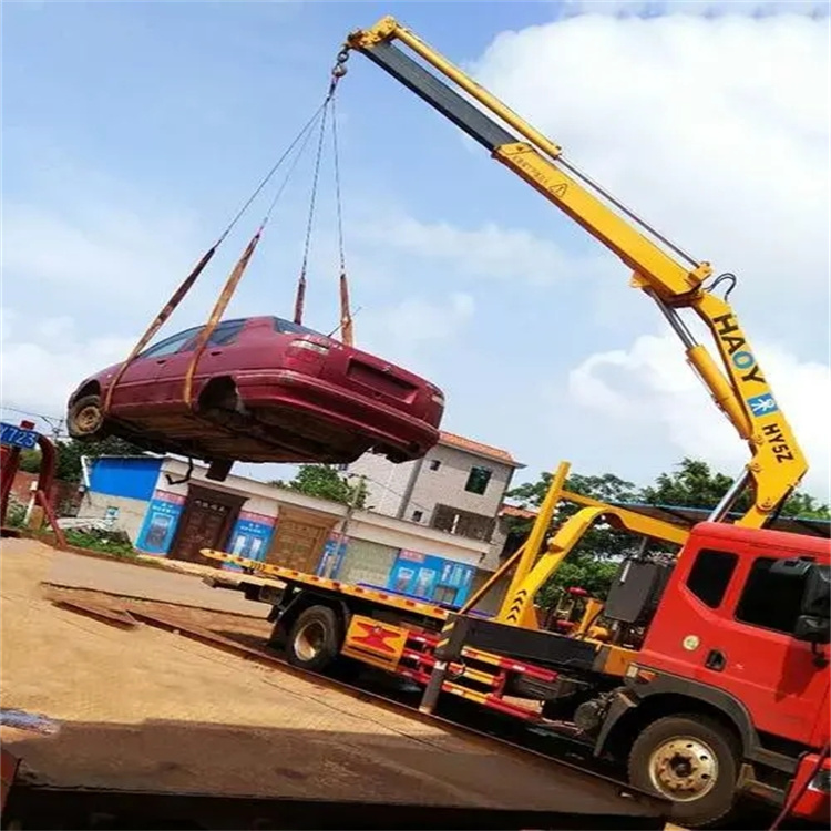 宜兴吊车吊汽车的正确方法